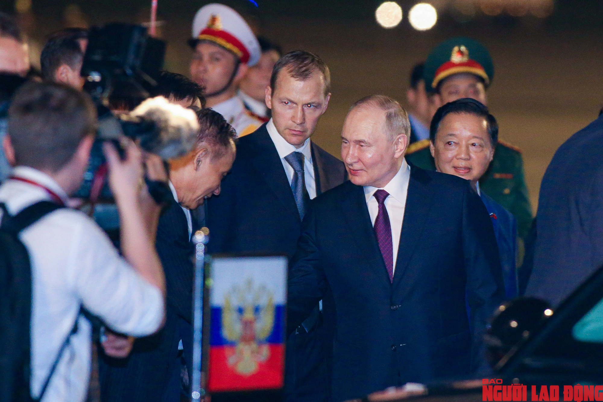 Tổng thống Nga Vladimir Putin đến Hà Nội- Ảnh 6.