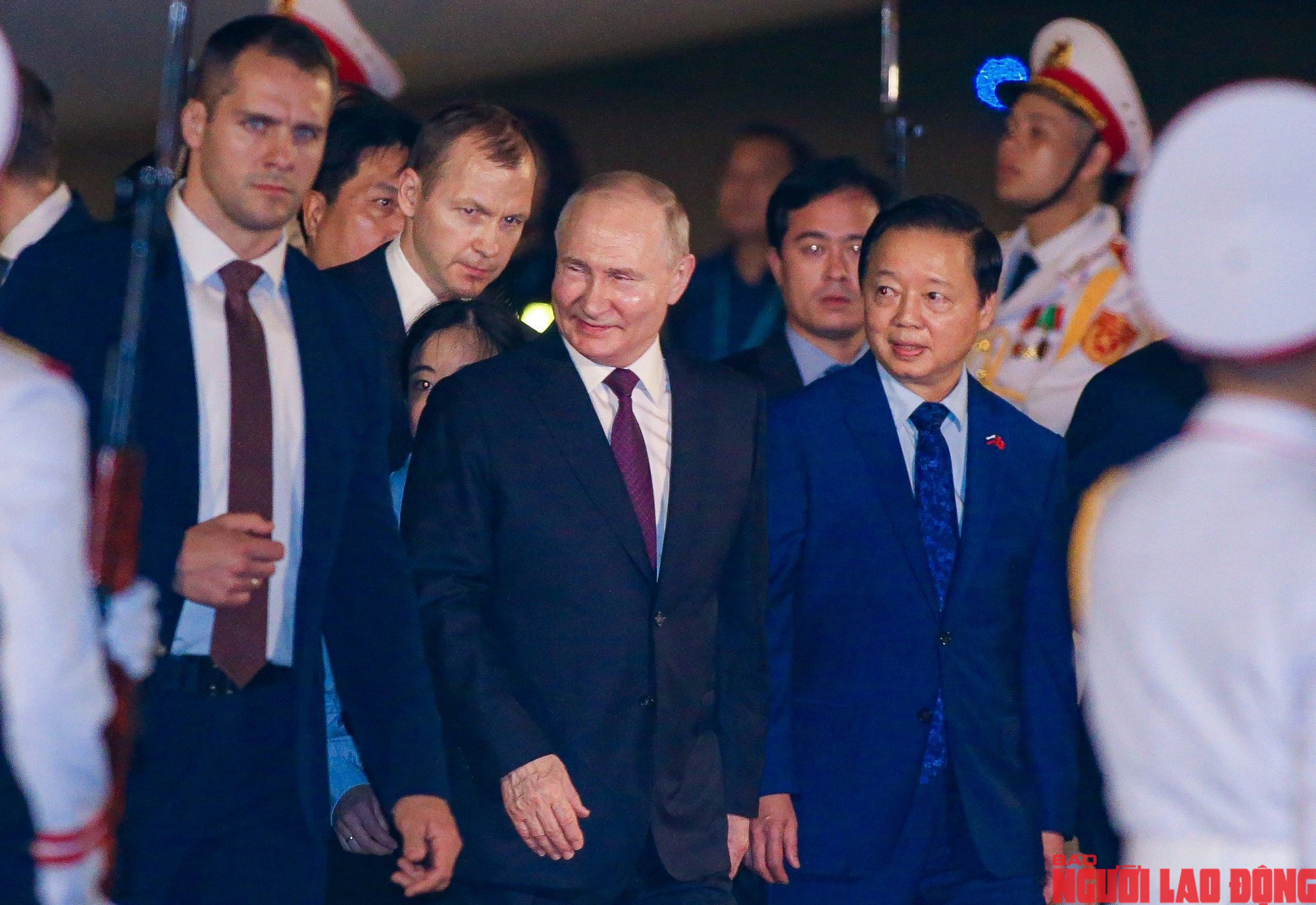 Tổng thống Nga Vladimir Putin đến Hà Nội- Ảnh 9.