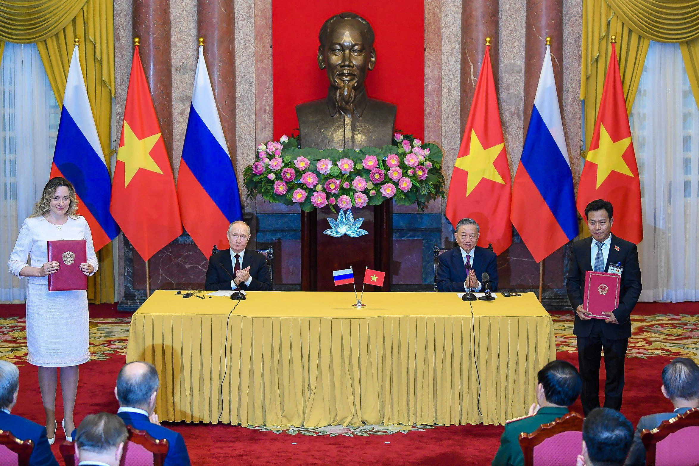 Hơn 20 giờ Tổng thống Putin ở Hà Nội- Ảnh 13.