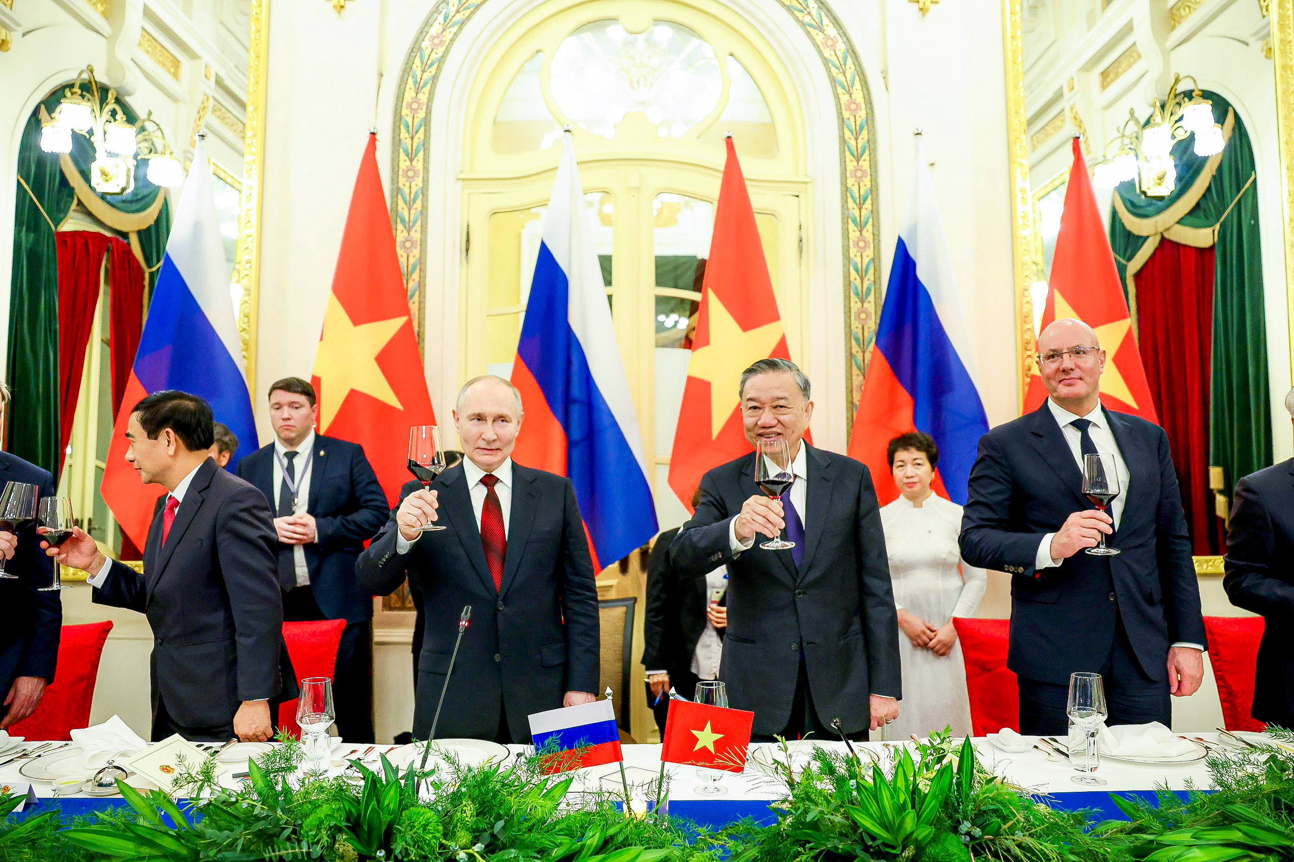 Hơn 20 giờ Tổng thống Putin ở Hà Nội- Ảnh 21.