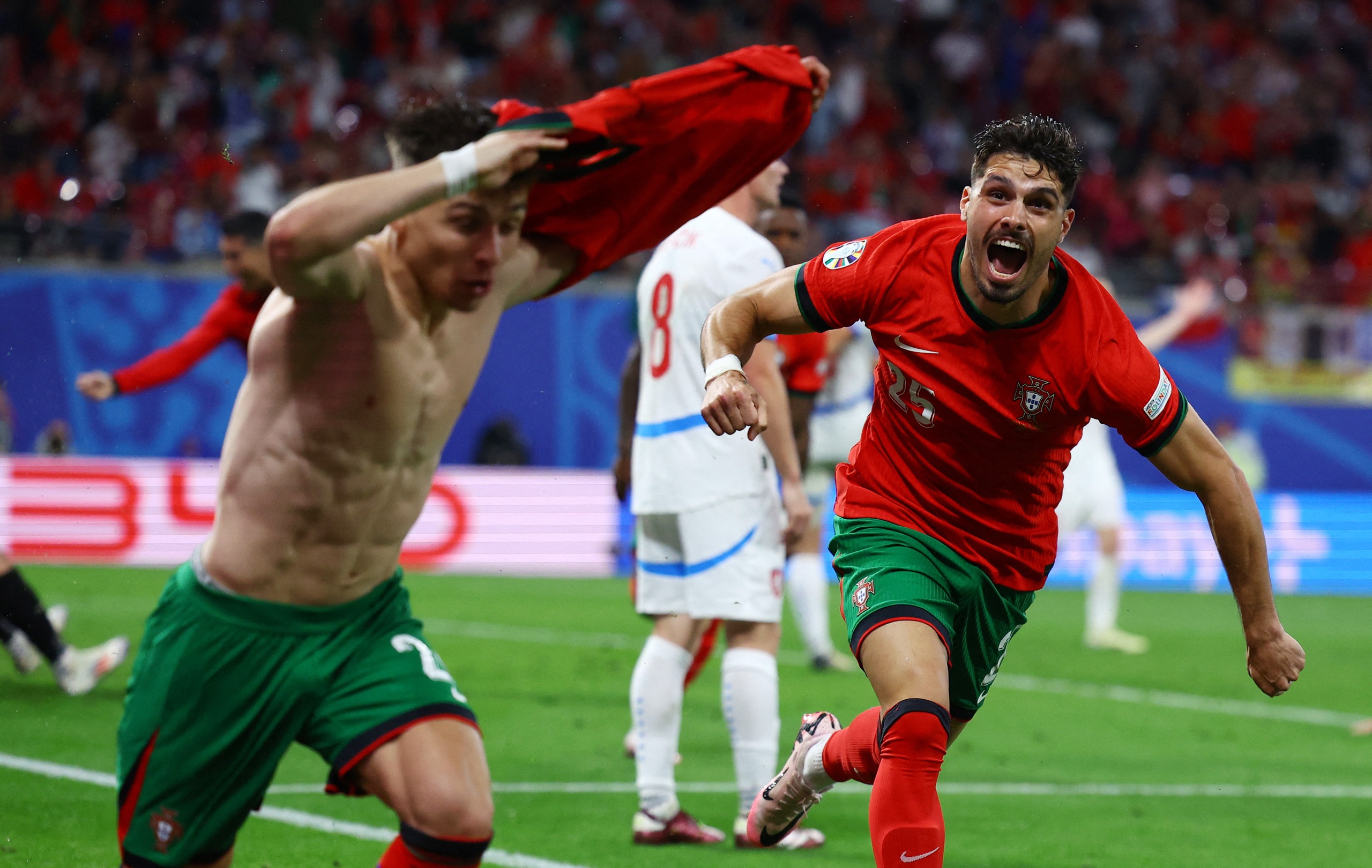Euro 2024: Nico Williams và Francisco Conceicao "vào tầm ngắm" của Barcelona, Man United và Arsenal