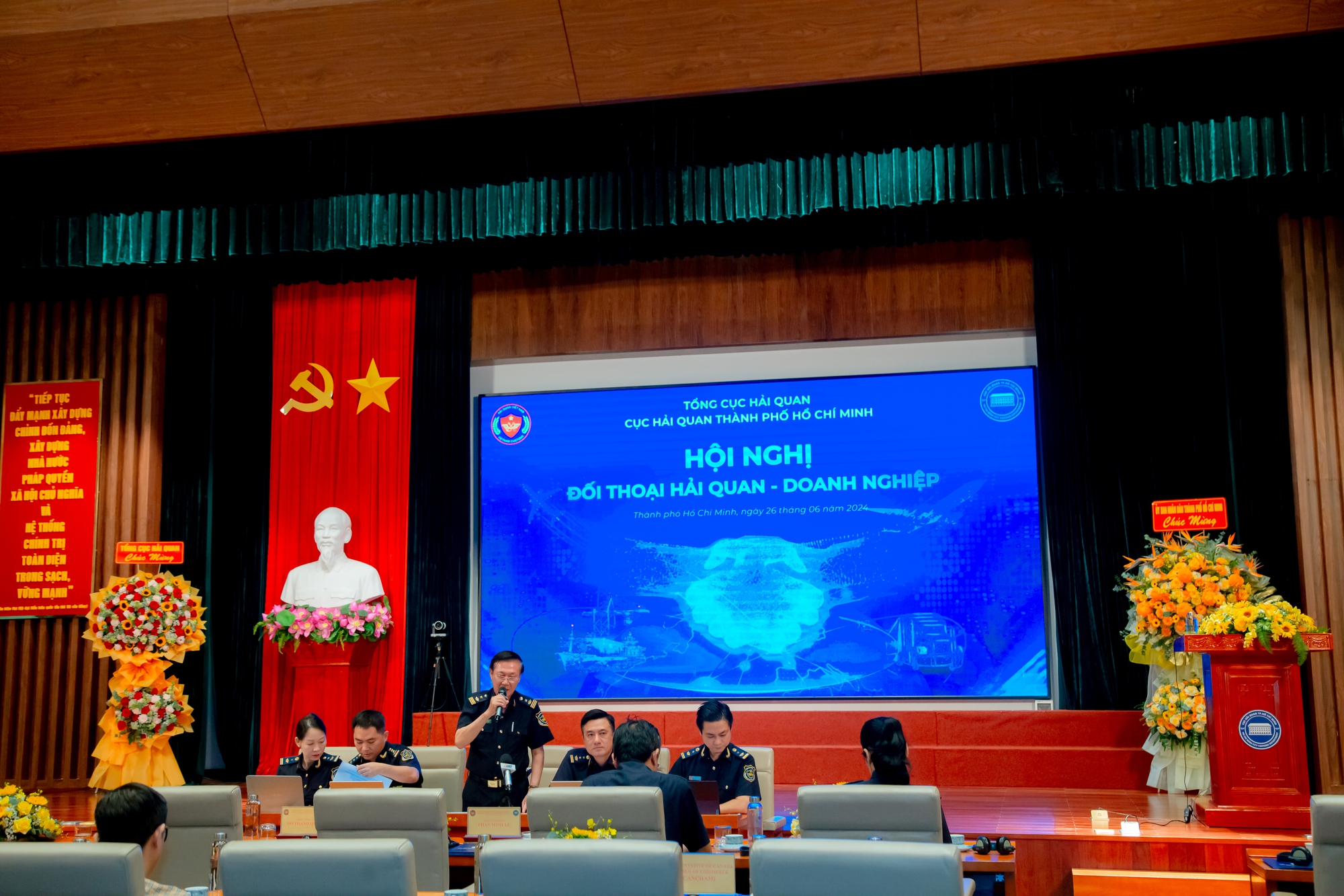 Nợ thuế quá 90 ngày sẽ bị hoãn xuất cảnh- Ảnh 1. Nợ thuế quá 90 ngày sẽ bị hoãn xuất cảnh- Ảnh 1.