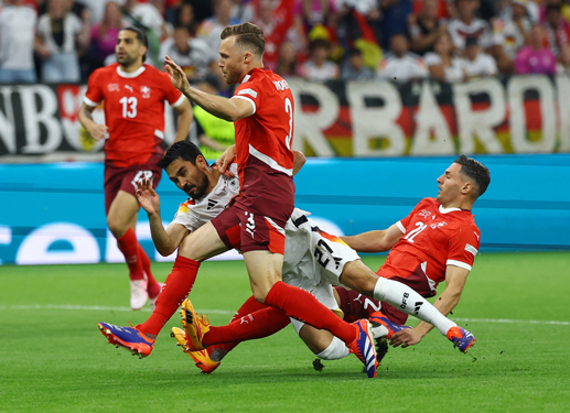 Thụy Sĩ là một trong số ít đội bất bại ở vòng bảng, suýt thắng cả Đức Ảnh: REUTERS
