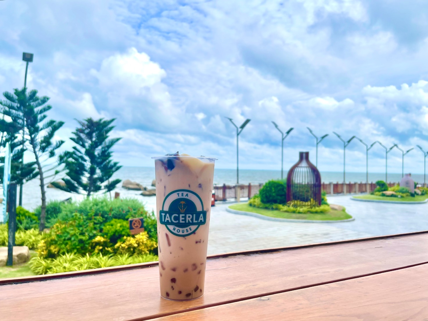 Trân Châu Beach & Resort ra mắt thương hiệu trà sữa và cửa hàng Tacerla Tea House- Ảnh 2.