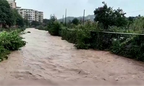 Trung Quốc: Mưa lũ kỷ lục, đập Tam Hiệp báo động cao- Ảnh 2.