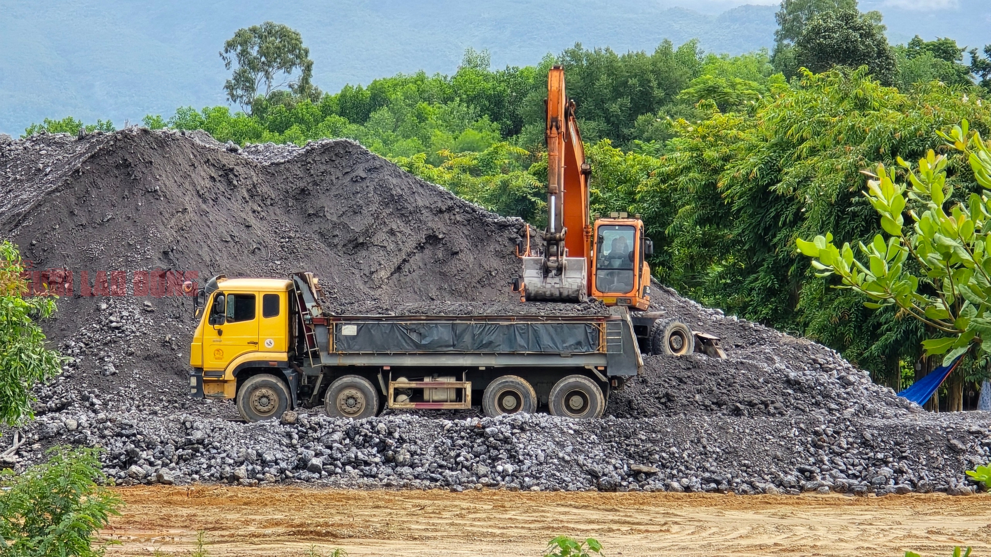 Phát hiện bãi tập kết xỉ thép không phép quy mô lớn tại Đà Nẵng- Ảnh 3.