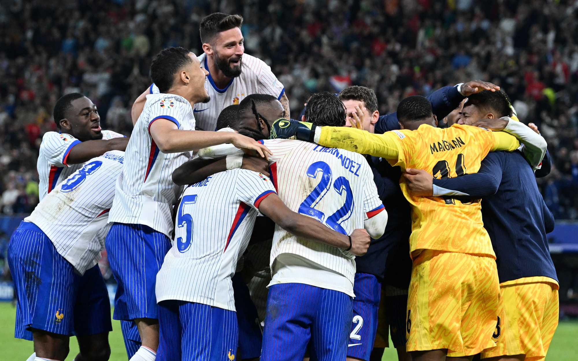 Euro 2024: Soi danh tính hai ứng viên chung kết