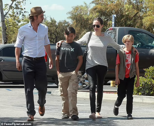 Brad Pitt liên tục