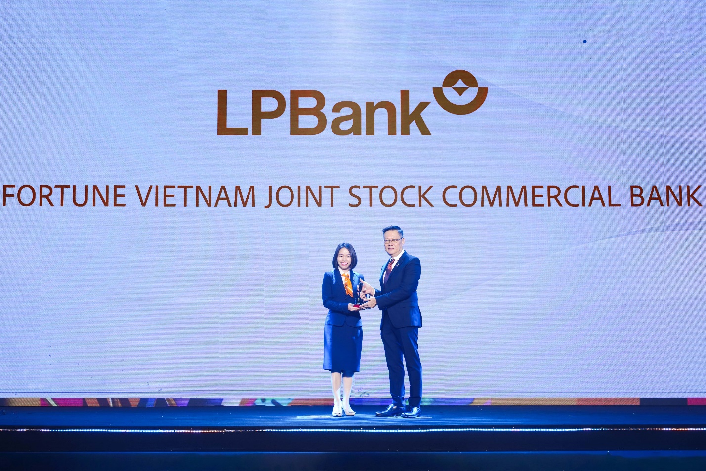 LPBank nhận giải “Nơi làm việc tốt nhất châu Á”- Ảnh 1.