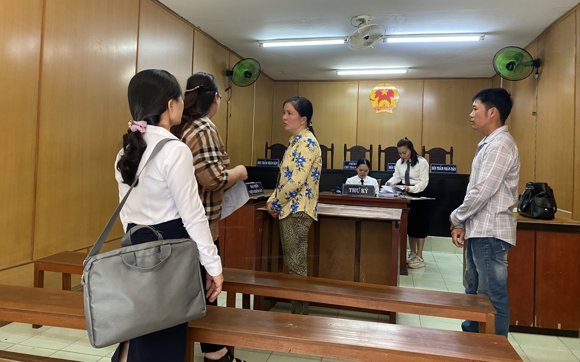 Người giúp việc trộm cắp nhẫn vàng của chủ nhà, trị giá 140 triệu đồng - Ảnh 2.