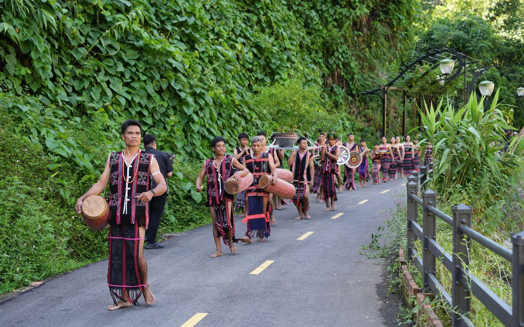 Độc đáo Lễ hội ớt A Riêu