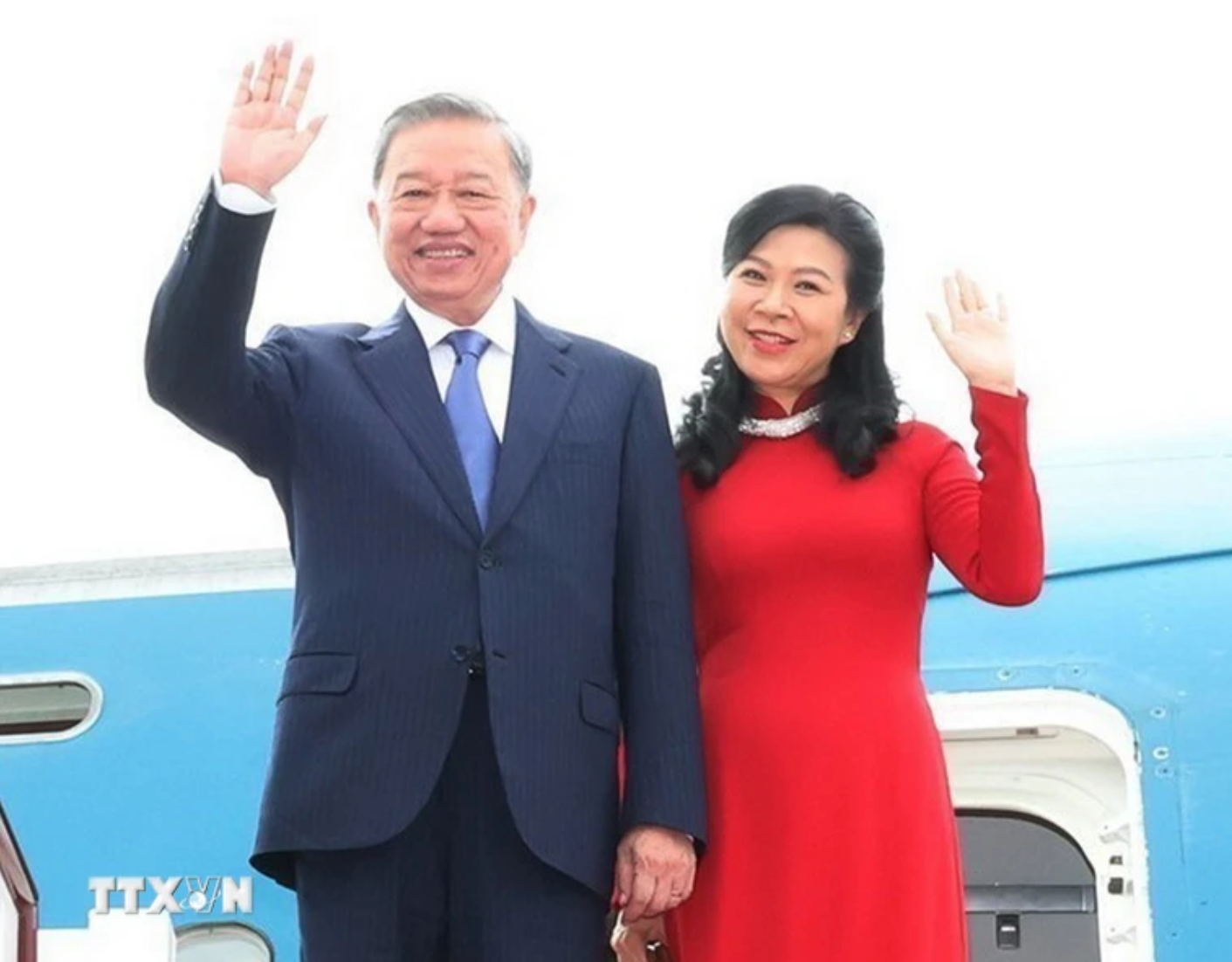 Tổng Bí thư, Chủ tịch nước Tô Lâm và Phu nhân đến thủ đô Bắc Kinh