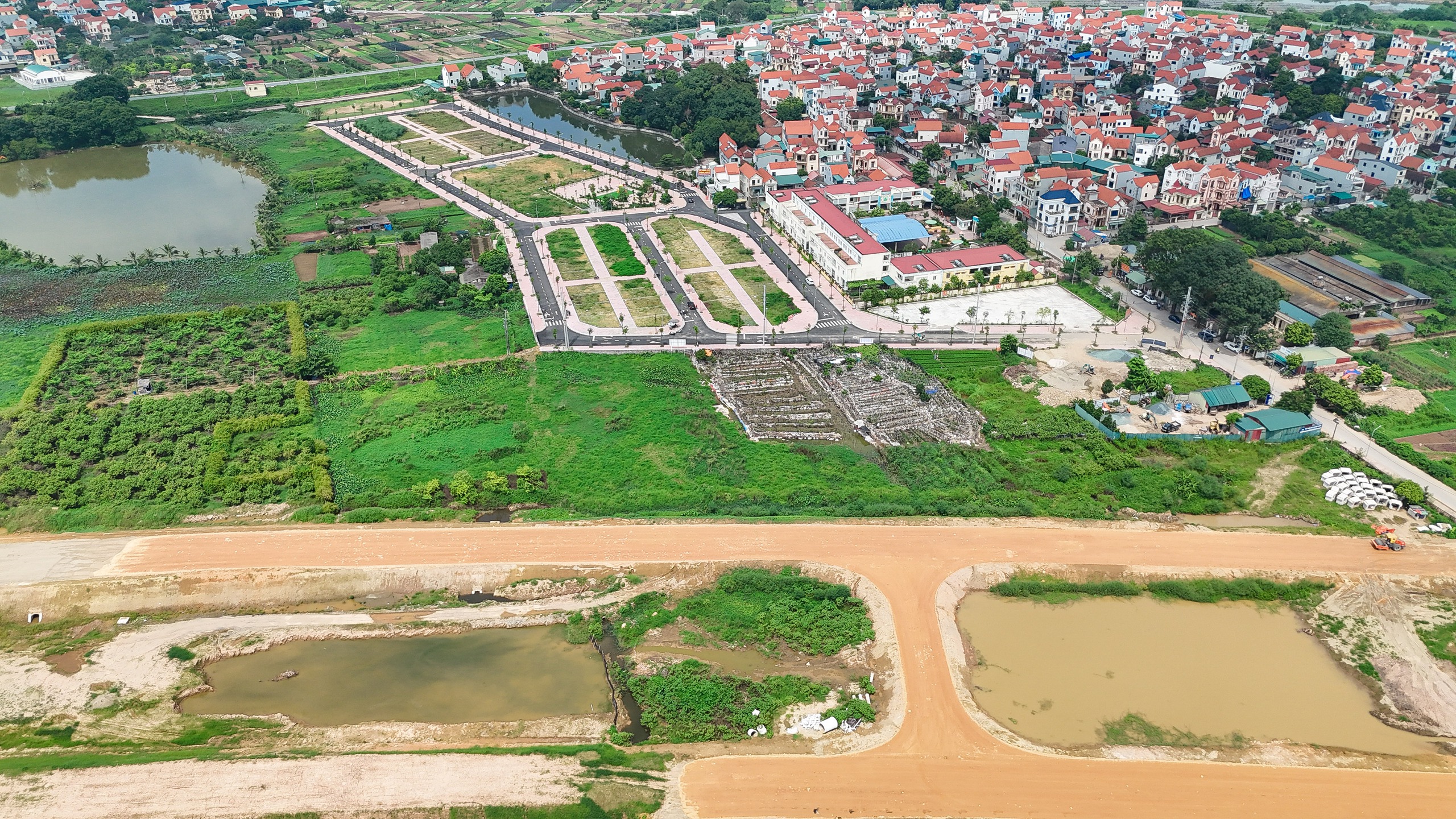 VIDEO: 19 thửa đất ngoại thành Hà Nội khiến người dân đấu giá xuyên đêm- Ảnh 7.