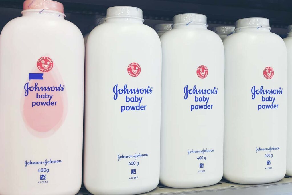 Johnson & Johnson sắp tiết lộ việc hỗ trợ giải quyết tranh chấp về bột talc- Ảnh 3.