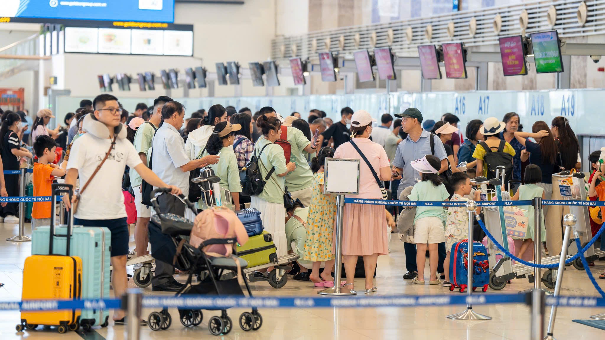 Nhật Bản Bị Du Khách Phàn Nàn Vì Nhập Cảnh Quá Lâu: Xếp Hàng Hơn 2 Giờ Tại Sân Bay