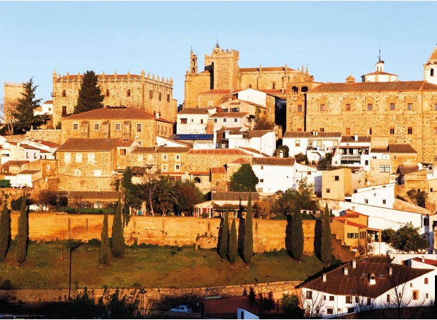 Phố cổ Cáceres ở khu tự trị Extremadura – Tây Ban Nha Ảnh: CNTRAVELLER.COM