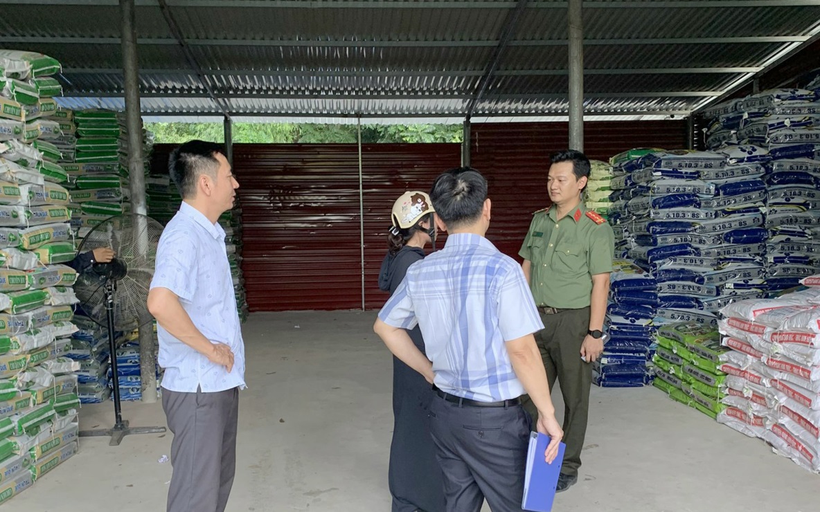 Chuyển công an điều tra hơn 40 tấn phân bón giả
