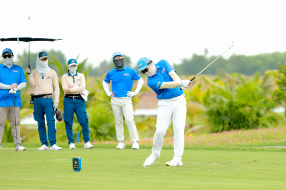 Các golfer sẵn sàng chờ tranh tài tại Giải golf “Tôi yêu Việt Nam” lần 2 - năm 2024 Ảnh: HOÀNG TRIỀU