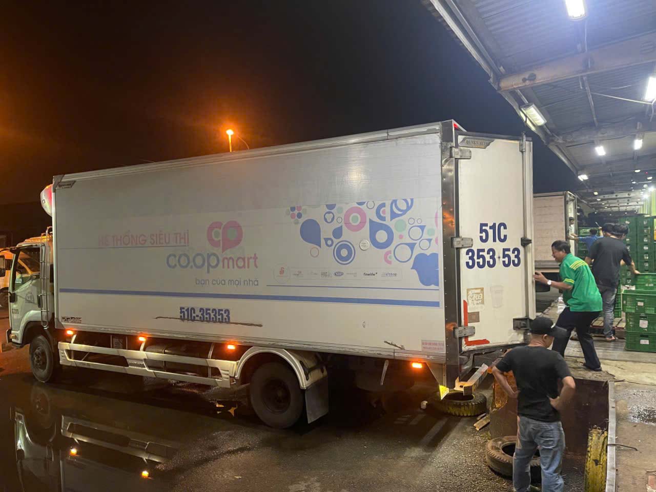 Saigon Co.op điều hướng khẩn cấp xe từ các trung tâm khác để phục vụ miền Bắc Saigon Co.op điều hướng khẩn cấp xe từ các trung tâm khác để phục vụ miền Bắc