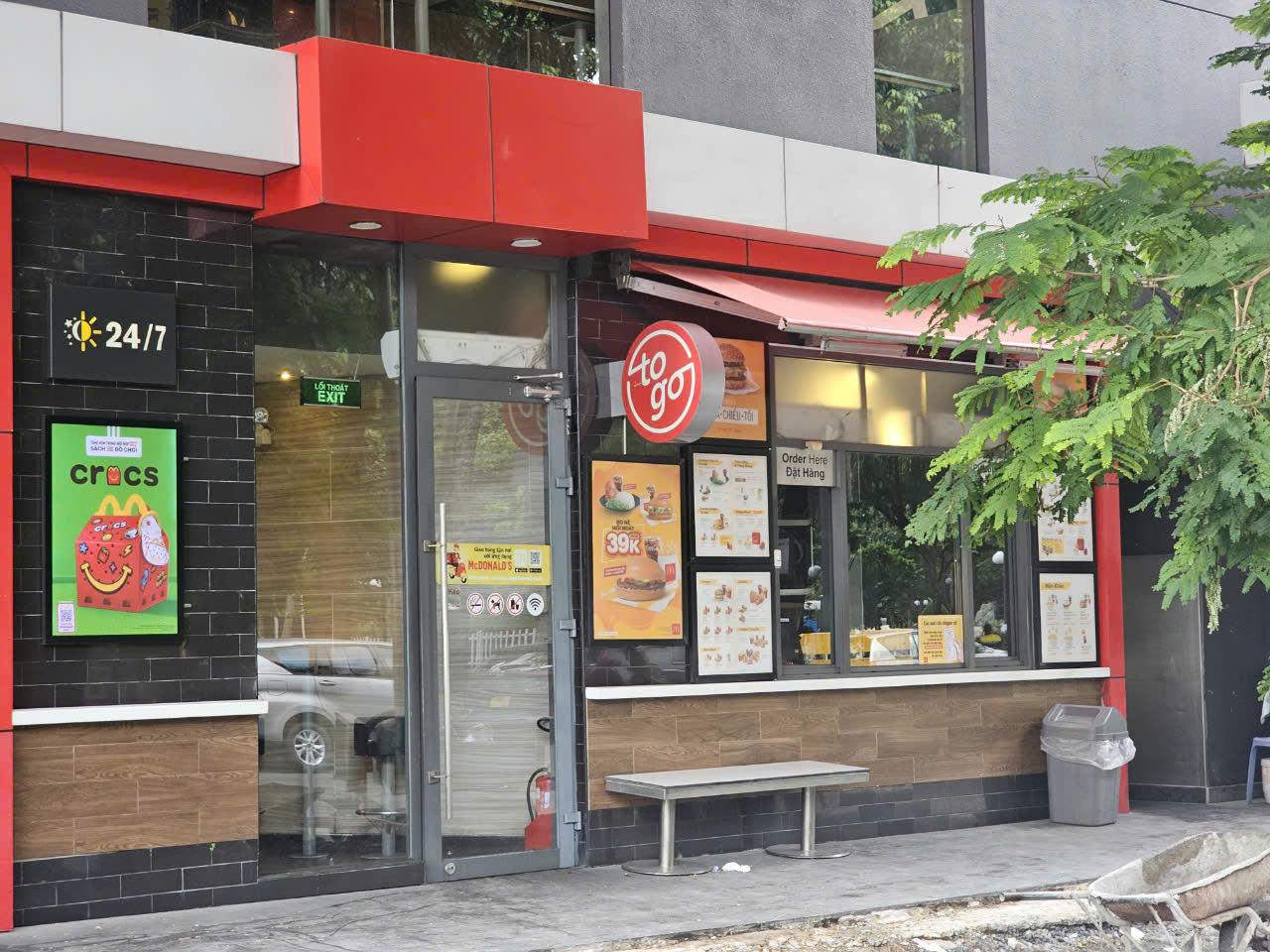 Mặt bằng McDonald’s sắp trả tại quận 1 đắt cỡ nào?- Ảnh 2. Mặt bằng McDonald’s sắp trả tại quận 1 đắt cỡ nào?- Ảnh 2.
