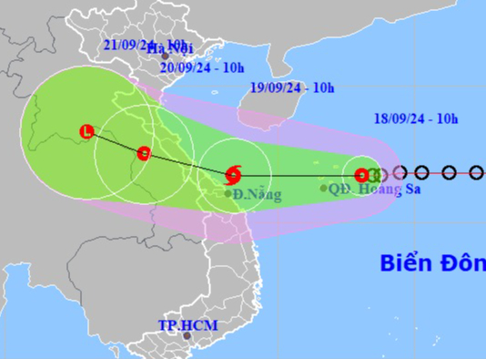 Áp thấp nhiệt đới, bão đe doạ lũ quét, trượt lở đất hàng loạt tỉnh, thành miền Trung- Ảnh 1.