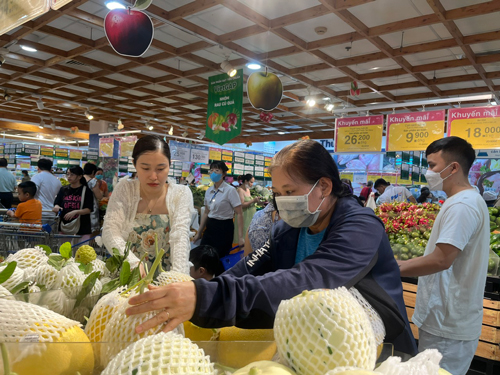 Nông sản đạt chuẩn của các địa phương được bày bán tại các hệ thống bán lẻ ở TP HCM