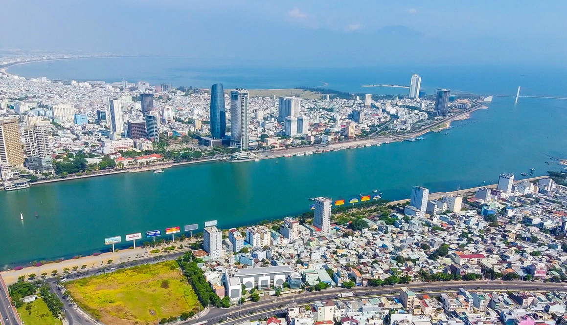 Nơi sông Hàn tiếp giáp vịnh Đà Nẵng (ảnh Xuân Sơn)