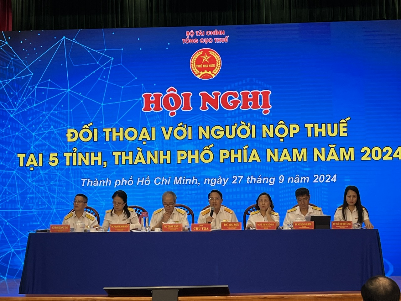 Doanh nghiệp phía Nam gửi hàng trăm câu hỏi Doanh nghiệp phía Nam gửi hàng trăm câu hỏi
