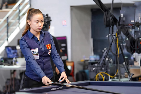 Nguyễn Hoàng Yến Nhi giành HCĐ Giải Vô địch billiards carom 3 băng nữ thế giới 2024 Ảnh: UMB