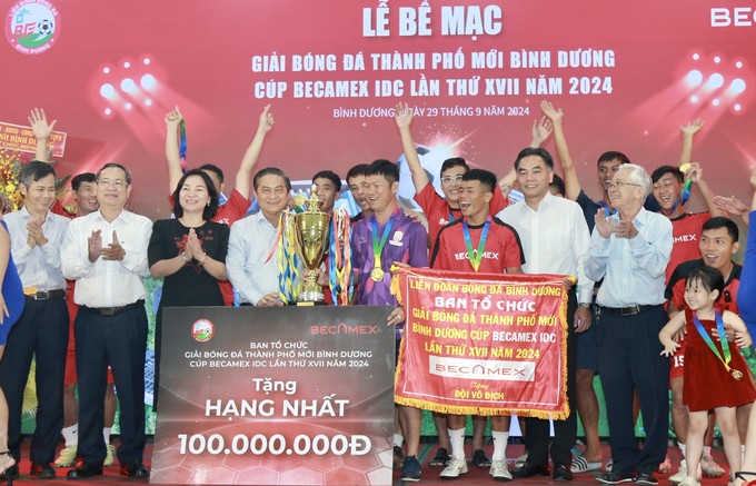 Giải bóng đá Thành phố mới Bình Dương 2024 tìm ra nhà vô địch- Ảnh 2. Giải bóng đá Thành phố mới Bình Dương 2024 tìm ra nhà vô địch- Ảnh 2.