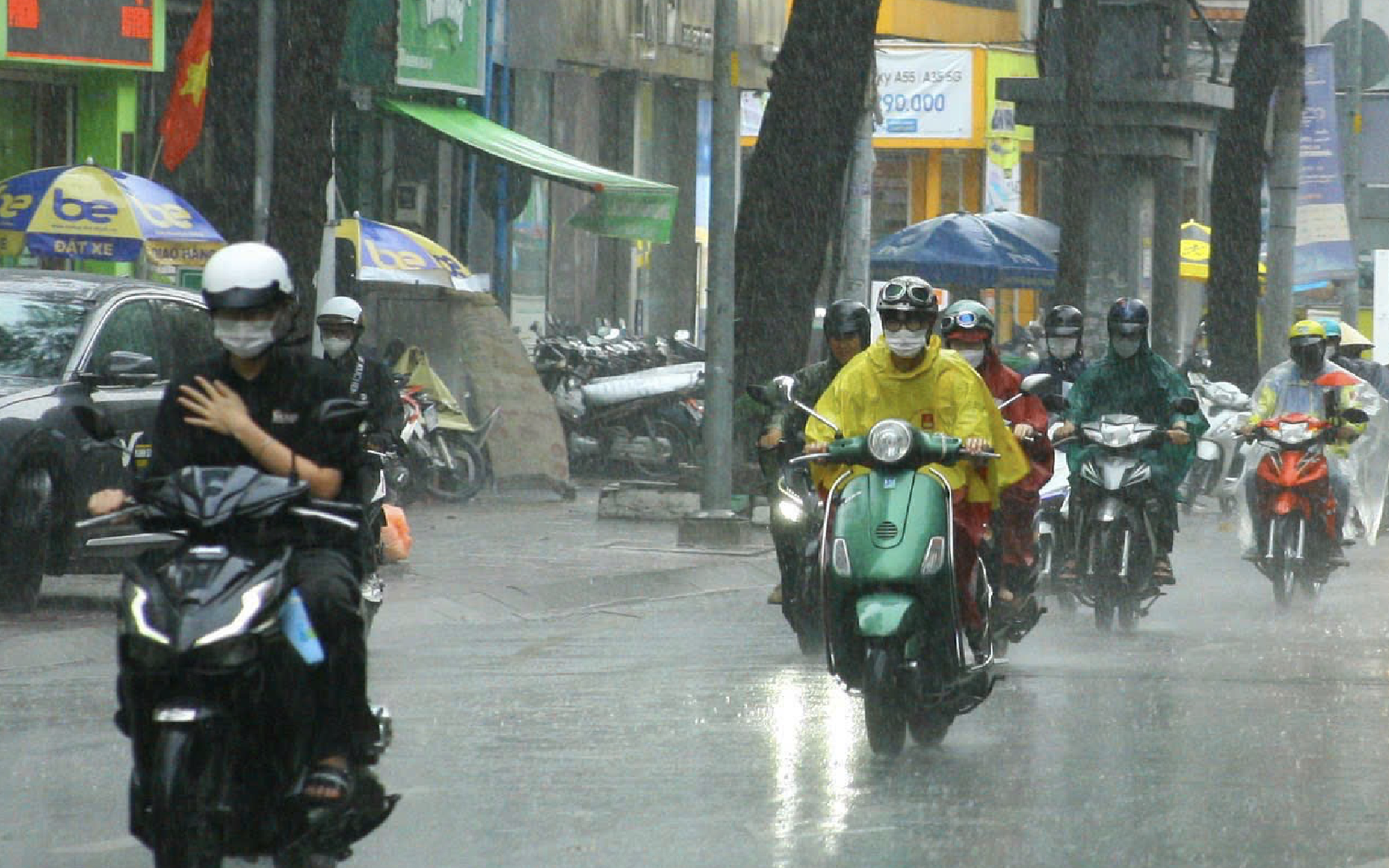 Thời tiết TPHCM u ám và mưa to giữa mùa khô tháng 1 - 2026 - Ảnh 3. Thời tiết TPHCM u ám và mưa to giữa mùa khô tháng 1 - 2026 - Ảnh 3.