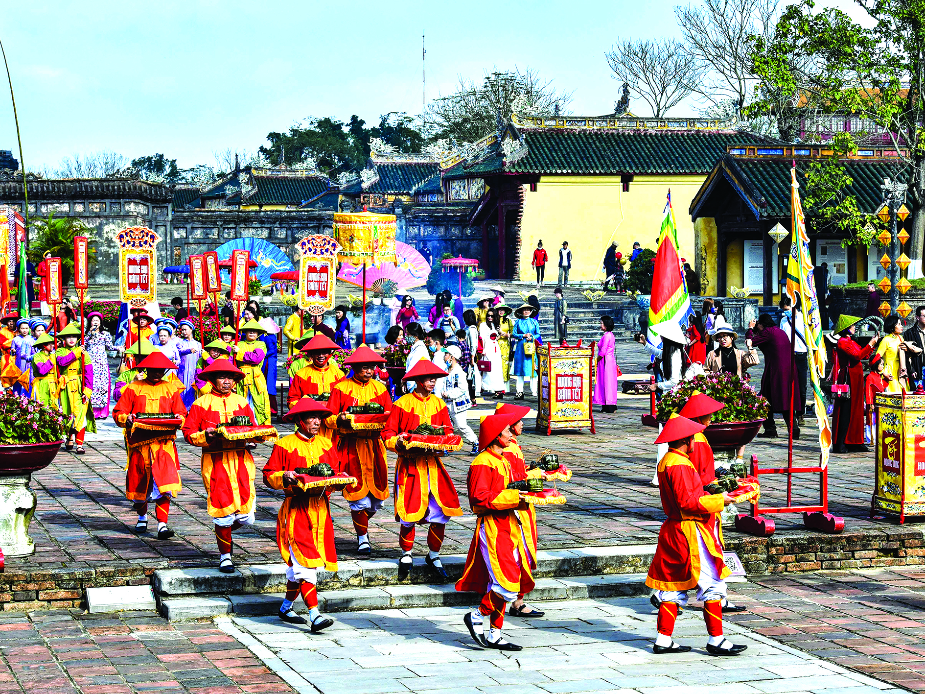 Lễ tiến cung Bánh Chưng bánh tét.jpg