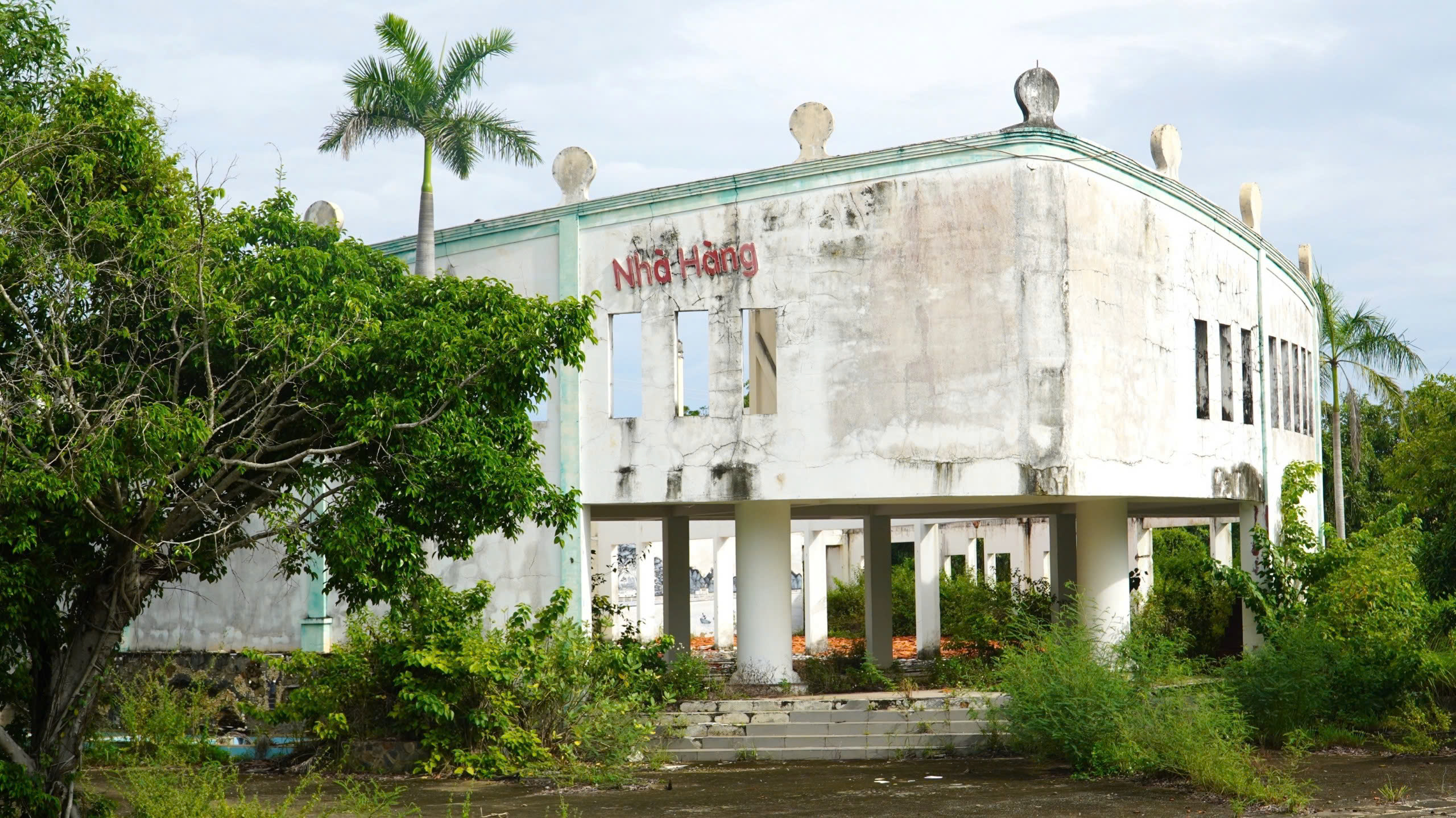 Khu vui chơi hơn 32 ha bỏ hoang 10 năm ở TP Phan Thiết- Ảnh 2. Khu vui chơi hơn 32 ha bỏ hoang 10 năm ở TP Phan Thiết- Ảnh 2.