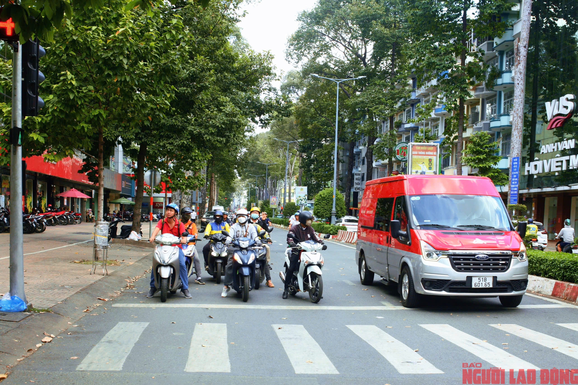 Vyhláška 168/2024: Doprava v Ho Či Minově Městě se neočekávaně mění - Foto 6. Nghị định 168/2024: Giao thông TP HCM đổi thay bất ngờ- Ảnh 6.