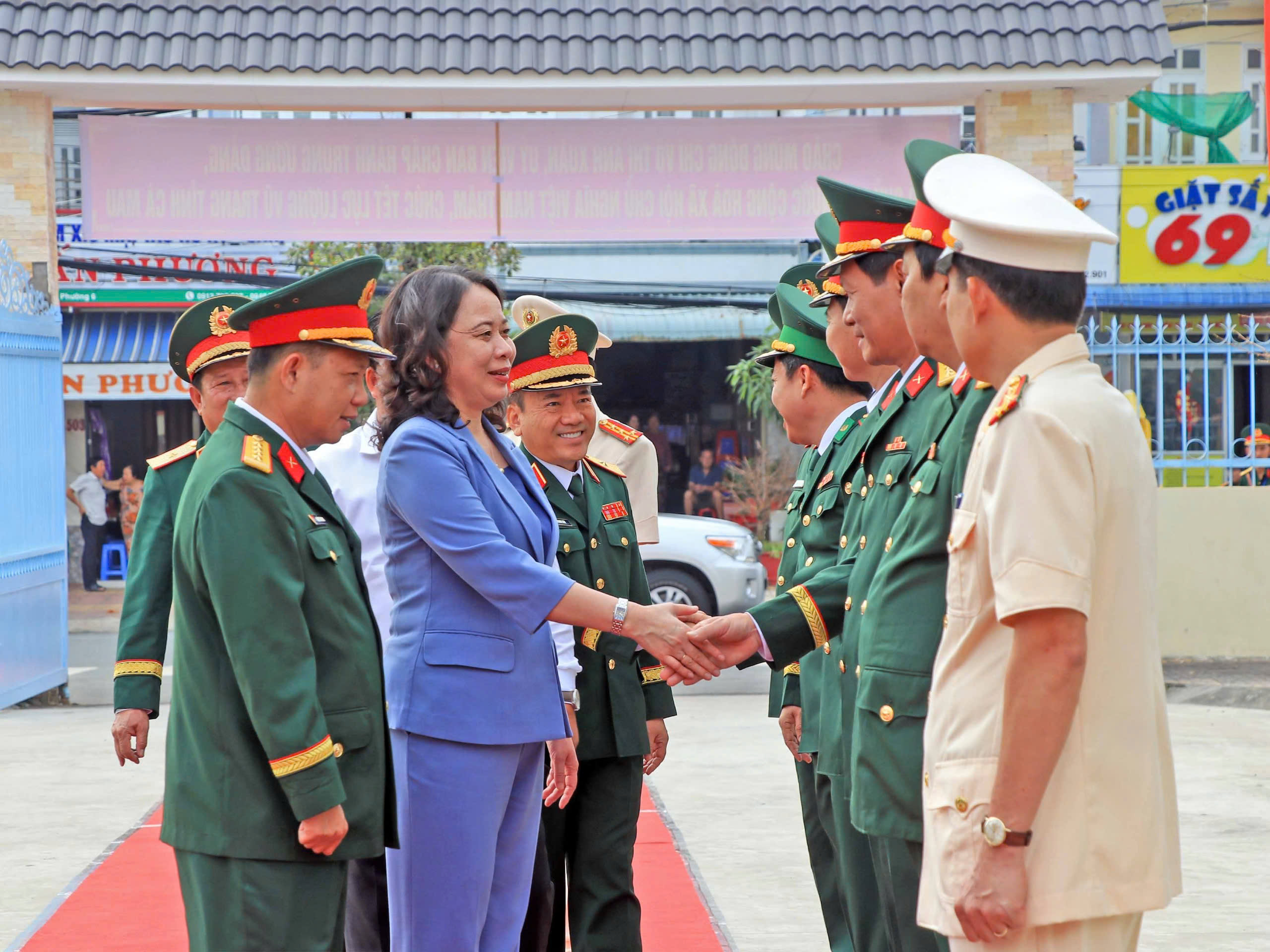 Hàng ngàn suất quà Tết tặng người dân và công nhân - lao động ở Cà Mau, Sóc Trăng- Ảnh 3.