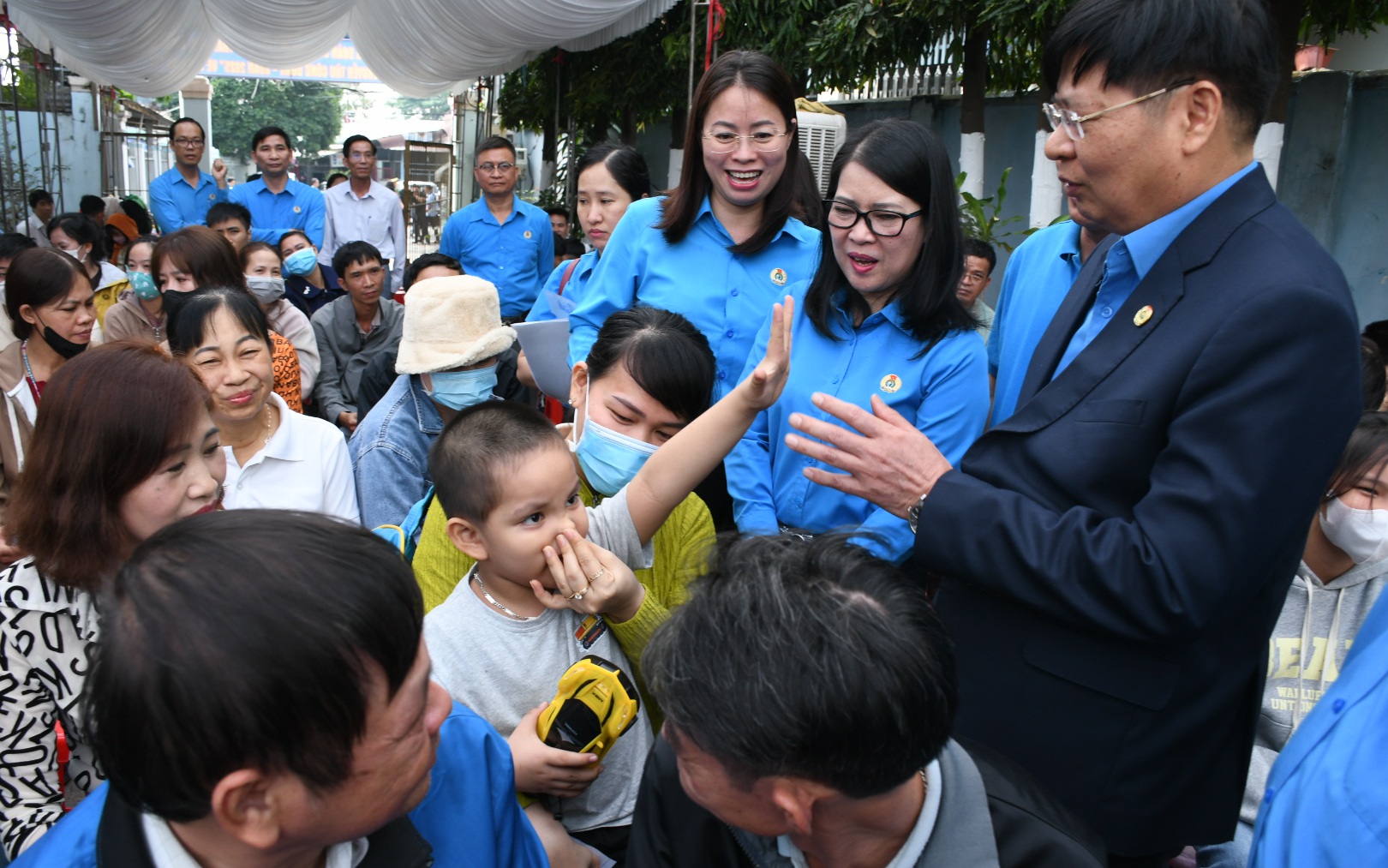 Đồng Nai tổ chức h&agrave;ng trăm chuyến xe miễn ph&iacute; đưa c&ocirc;ng nh&acirc;n về qu&ecirc; ăn Tết - Ảnh 2.