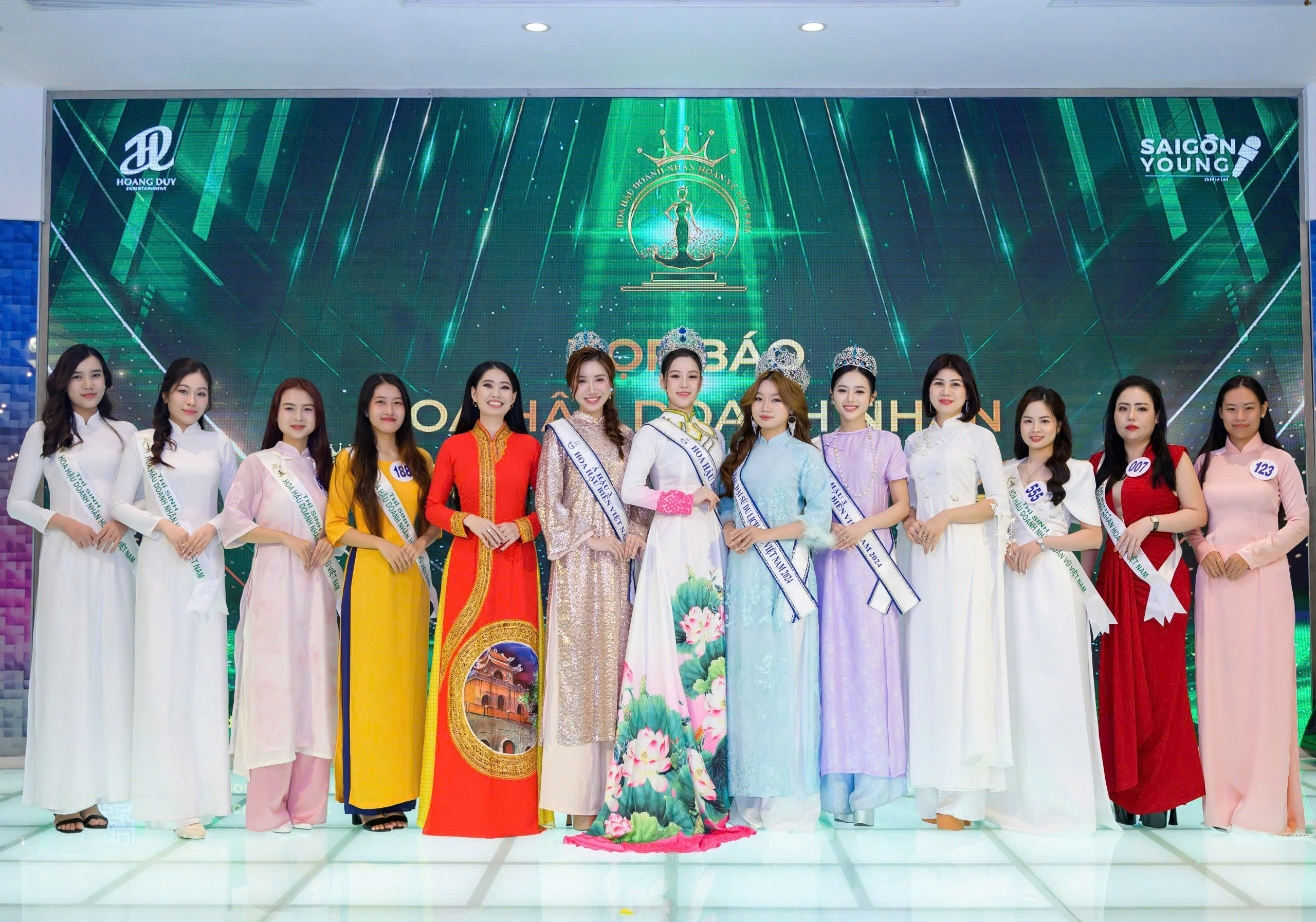Cuộc thi hoa hậu đầu tiên của năm 2025- Ảnh 4. Cuộc thi hoa hậu đầu tiên của năm 2025- Ảnh 4.