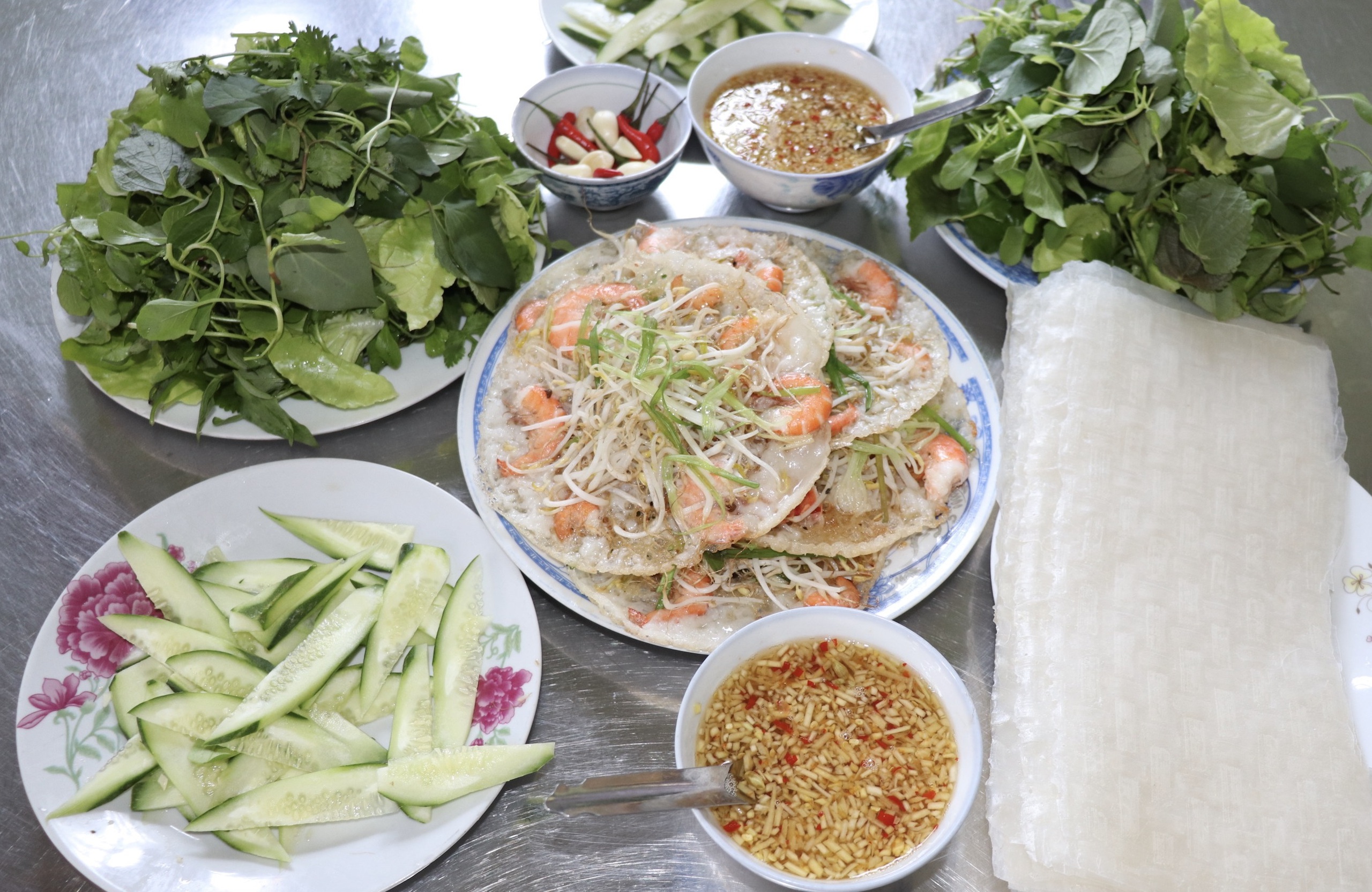 Đặc sản Đà Nẵng - Bánh xèo tôm nhảy