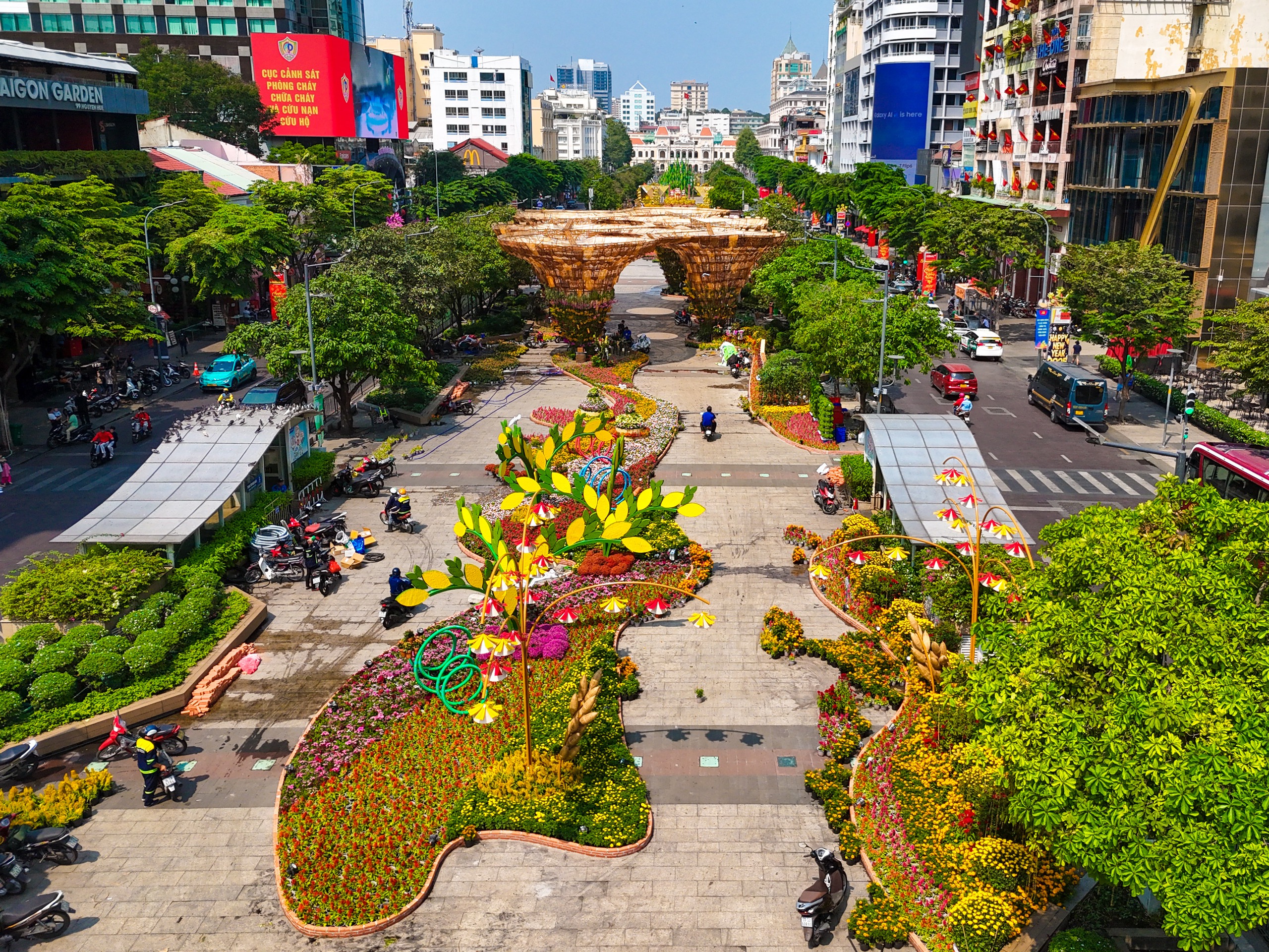 Bên trong đường hoa Nguyễn Huệ trước ngày khai mạc- Ảnh 8.