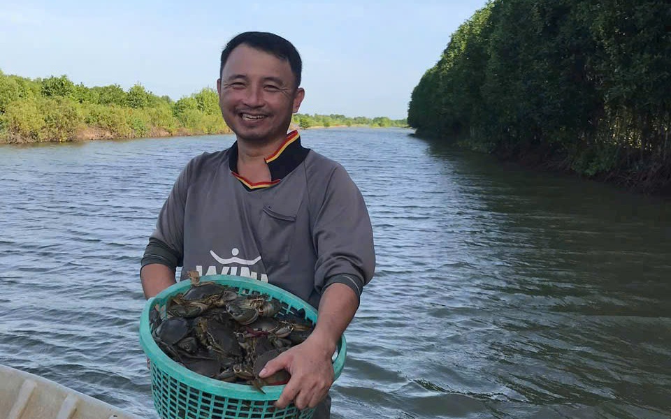 Clip con cua 7 kg ở An Giang nổi tiếng mạng x&atilde; hội với 4,4 triệu lượt xem - Ảnh 3.