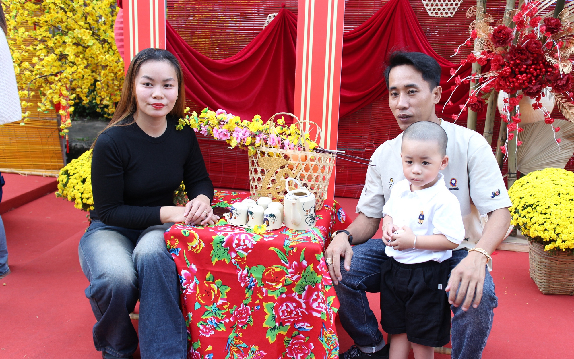 C&ocirc;ng nh&acirc;n vui Tết: Sum vầy theo những c&aacute;ch kh&aacute;c nhau - Ảnh 15.