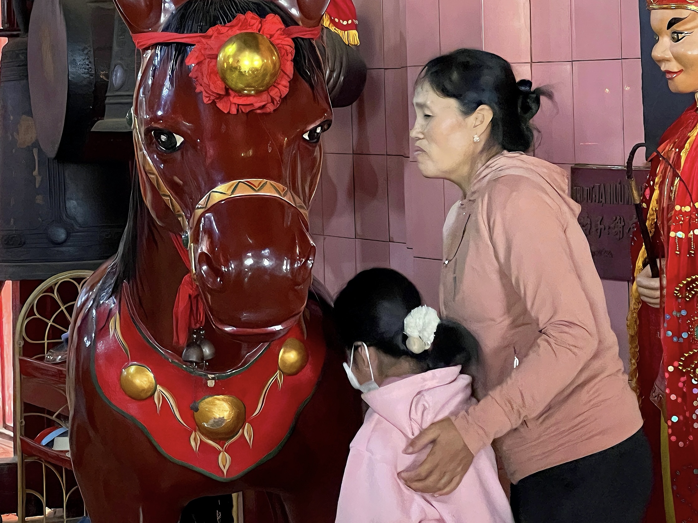Viếng Kim Sơn Thiên Hậu Cung gần 300 năm tuổi bên dòng sông Lũy- Ảnh 10. Viếng Kim Sơn Thiên Hậu Cung gần 300 năm tuổi bên dòng sông Lũy- Ảnh 10.