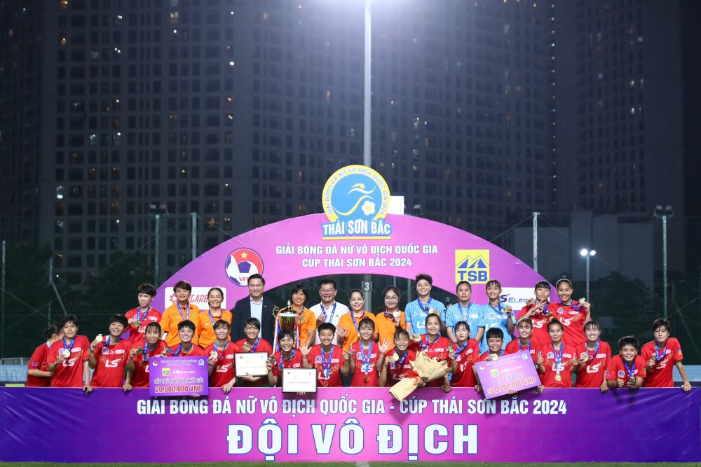 Bóng đá TP HCM vươn mình trong năm 2025