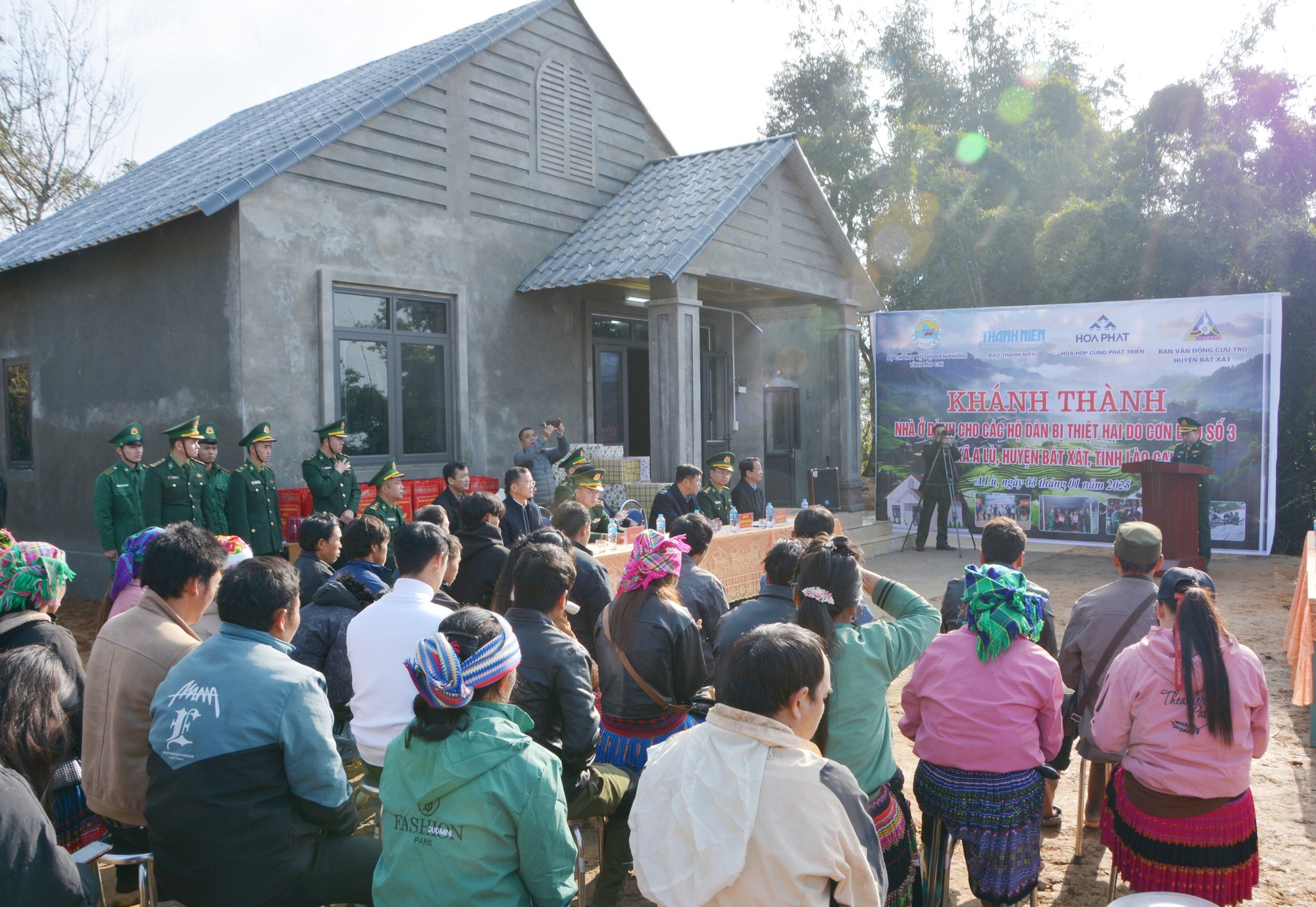 Bàn giao căn nhà đầu tiên cho người dân xã A Lù do Hòa Phát tài trợ- Ảnh 5.