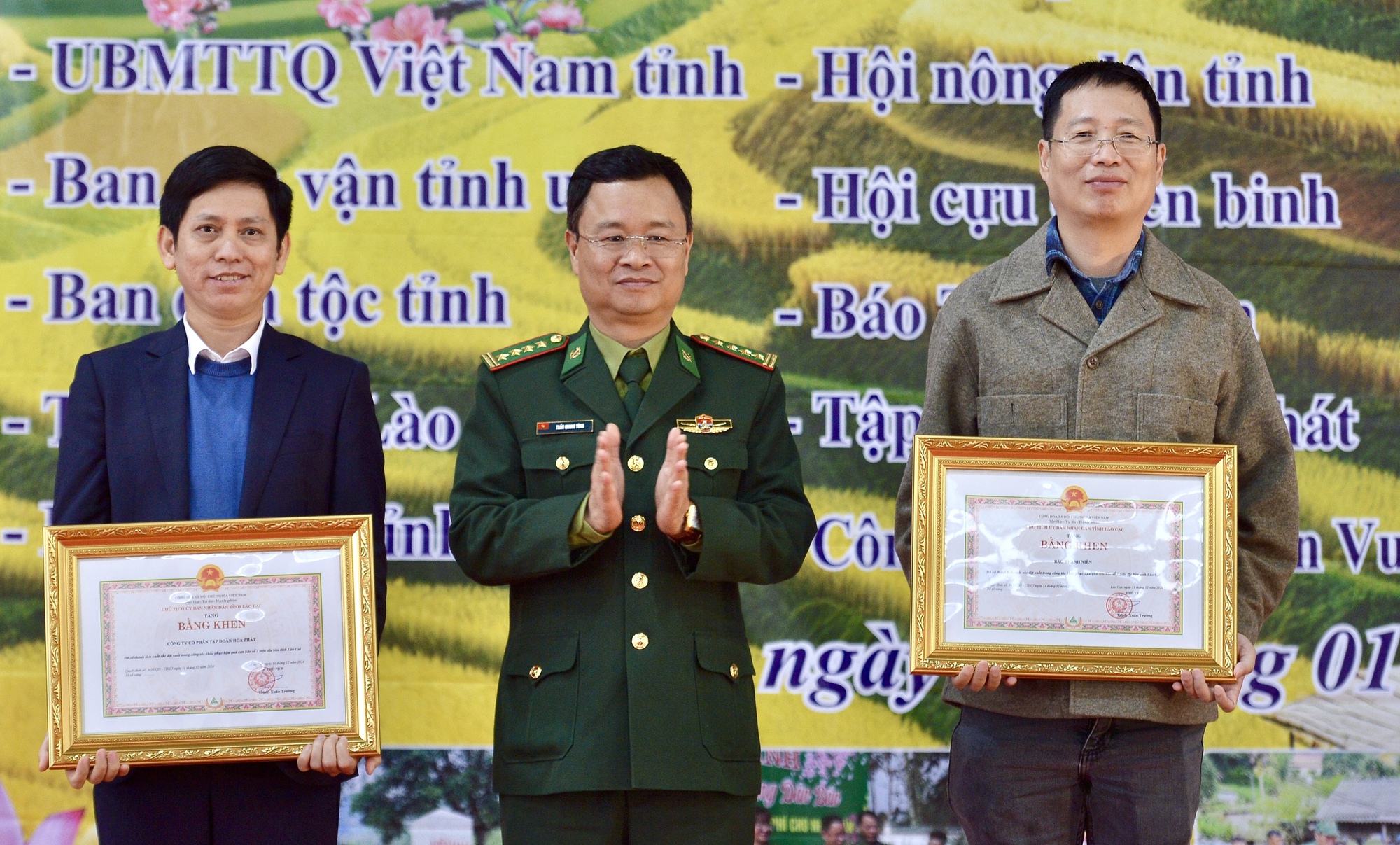 Bàn giao căn nhà đầu tiên cho người dân xã A Lù do Hòa Phát tài trợ- Ảnh 4.