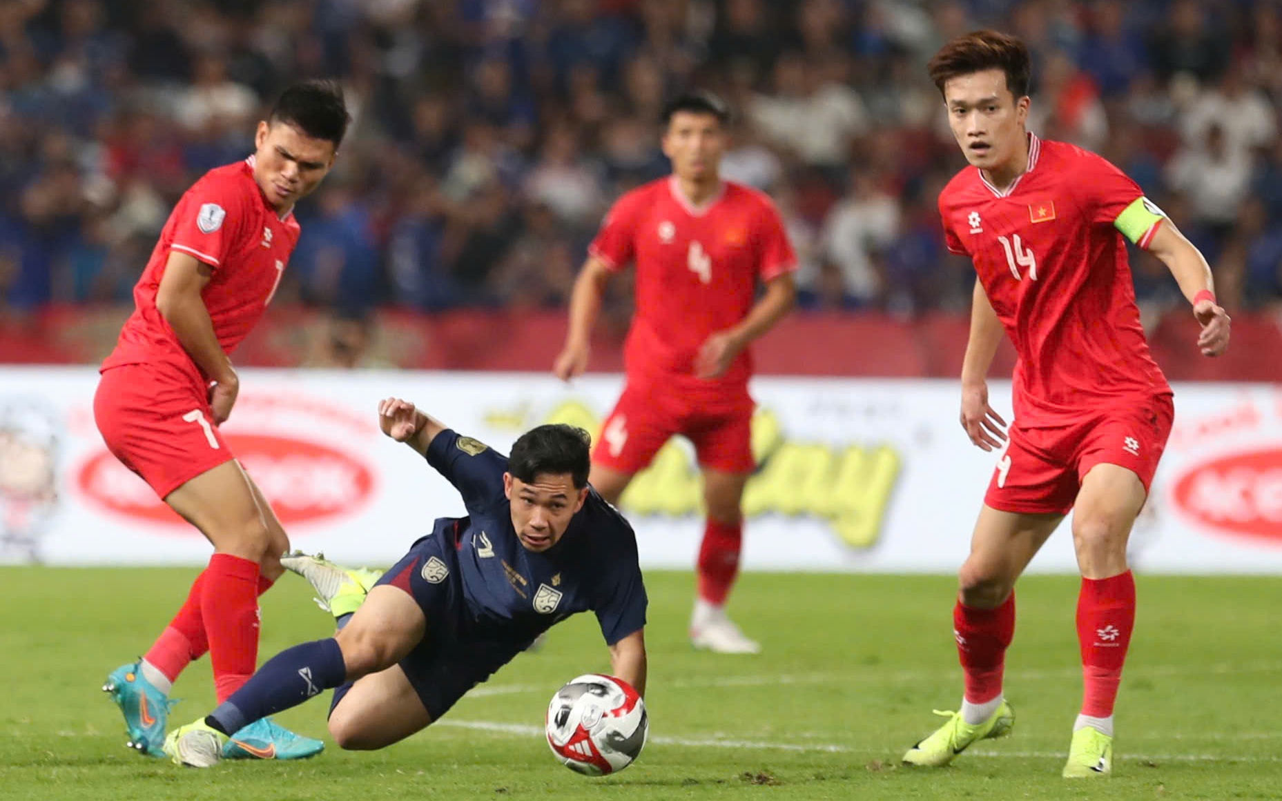 Tuyển Thái Lan bị lên án vì bàn thắng thiếu fair-play