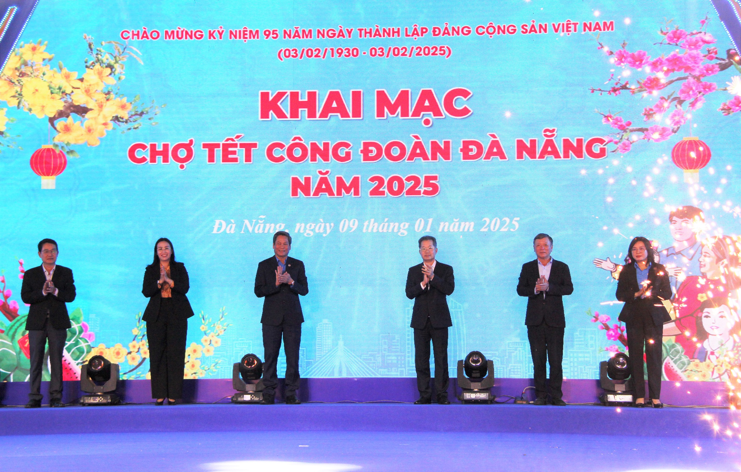 Hàng nghìn công nhân Đà Nẵng mua sắm tại Chợ Tết Công đoàn 2025- Ảnh 4.