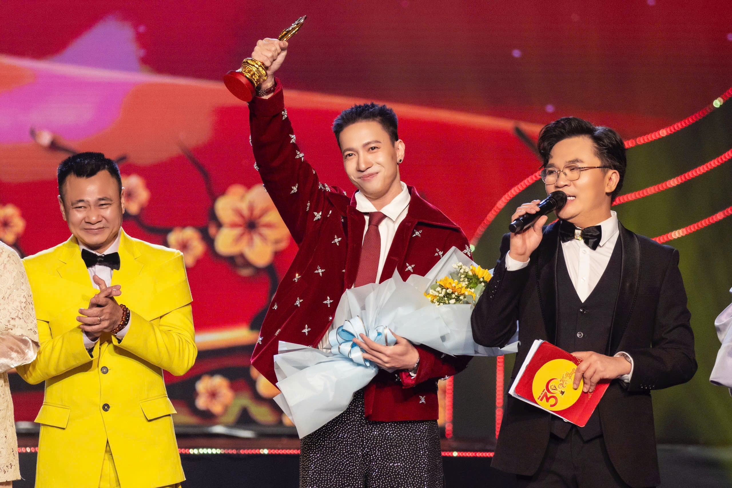S.T Sơn Thạch của 2024: Vượt trên chông gai, thuận đường đi tới- Ảnh 1. S.T Sơn Thạch của 2024: Vượt trên chông gai, thuận đường đi tới- Ảnh 1.