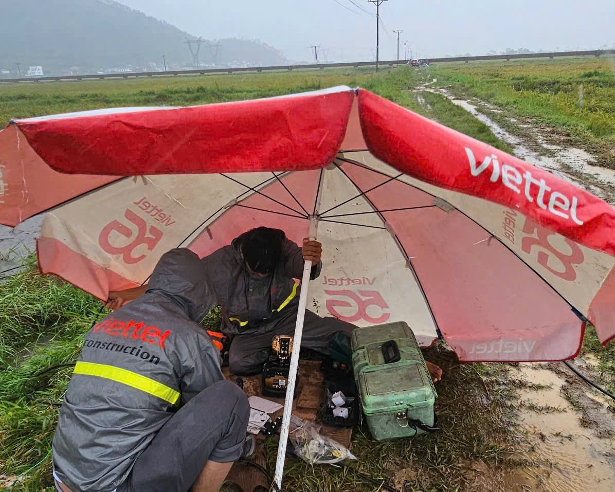 Viettel ứng cứu thành công tín hiệu viễn thông tại các xã chịu ảnh hưởng của bão Bualoi- Ảnh 1.