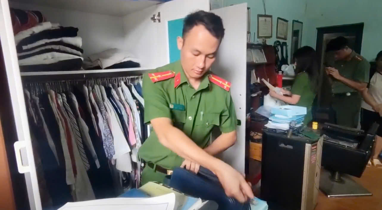 Khám xét nhà chủ tài khoản Lãng tử Tây Bắc liên quan đến từ thiện không minh bạch - Ảnh 3.